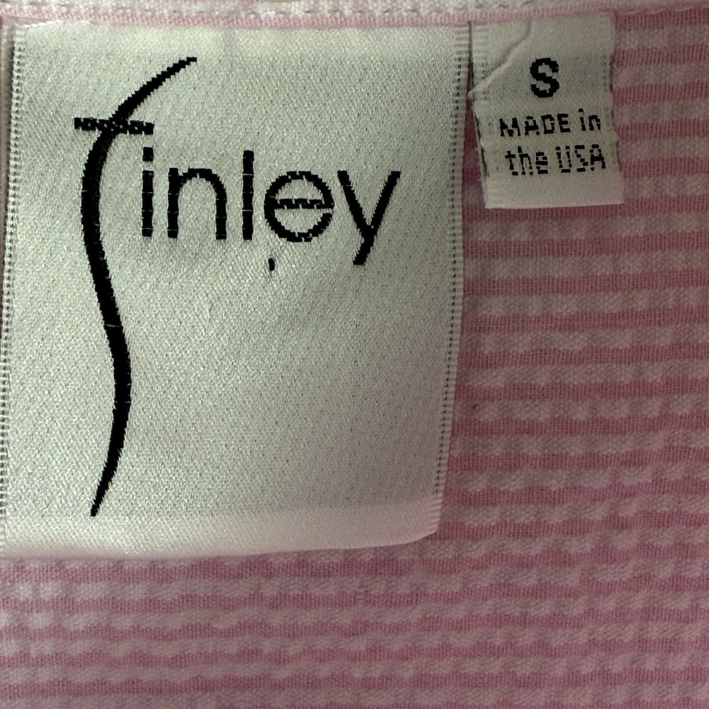Finley Seersucker Classic Pink Blouse Shirt Open Neck‎ Womens Small Long Sleeve - Picture 2 of 9